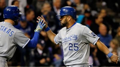 Cubanos en la MLB. Jonrn 22 de Morales en derrota de KC