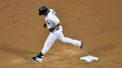 Jonrn de Abreu prende la chispa en Chicago.