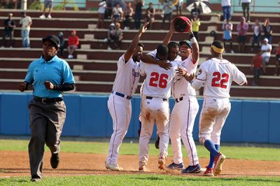 Juego histrico inaugur la 62 Serie Nacional de Beisbol.