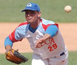 Lanzador Maikel Folch volver con los Tigres a las Series Nacionales.