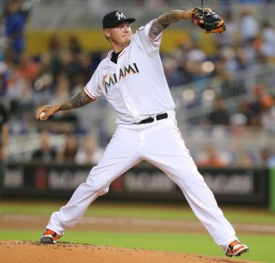 Latos recibe castigo y los Marlins vuelven a caer ante los Bravos