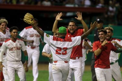Leadores a punto del jaque mate a Vegueros en final beisbolera.