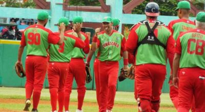 Leadores de Las Tunas vencen 10-6 a las Avispas y avanzan a la final de la Liga lite del Bisbol Cubano.
