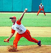 Leones de la pelota cubana se pintan de blanco en el Sandino