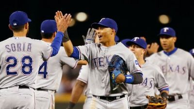 Leonys Martn decide juego para Rangers