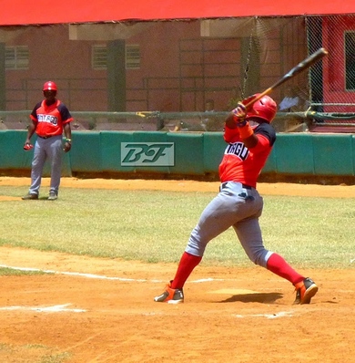 Lderes no ceden en pelota sub-23.