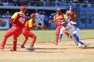 IV Liga �lite del B�isbol Cubano: equipos completos y detalles finales antes del inicio.