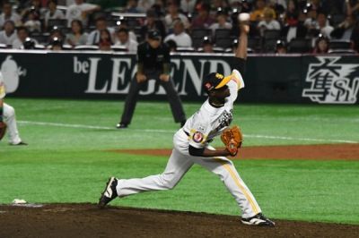 Livan Moinelo, otra apertura de calidad en beisbol de Japn.