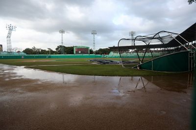 La lluvia impide segundo juego de play off beisbolero.