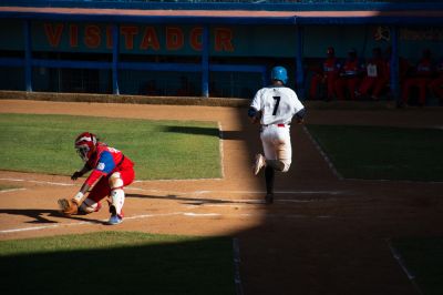 Luis Gonzlez iguala rcord en triunfo de Camagey ante Artemisa.