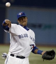 Los Marlins cambian al cubano Yunel Escobar a los Rays de Tampa