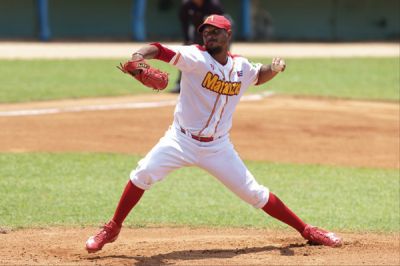 Matanzas conquista doble triunfo ante Holguín y asegura en solitario el segundo lugar en la 64 Serie Nacional de Béisbol.