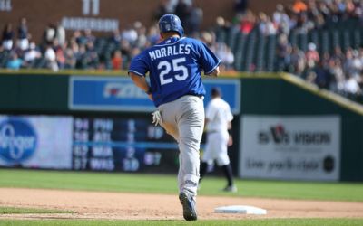 Kendrys Morales dispara tres jonrones e impone rcord