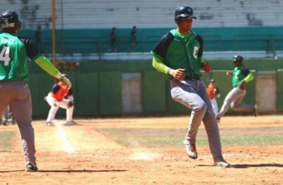 Nacional de Bisbol Sub23. Elefantes aplastan en casa.