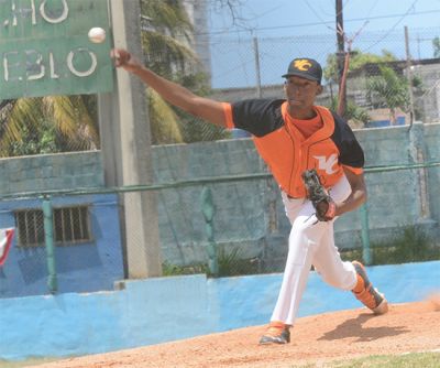 Nacional de bisbol Sub23. Tarde naranja en la capital.