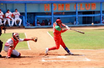 Noveno xito seguido para Leadores en beisbol cubano.