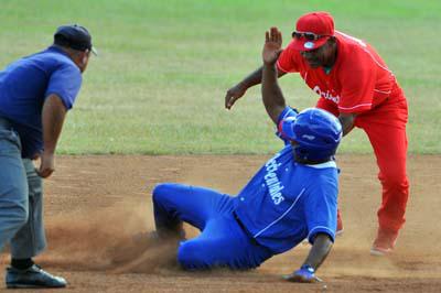 Occidentales consiguió la victoria en el Juego de Veteranos frente a Orientales
