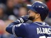 Padres inhabilitan a cubano Alonso