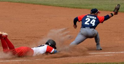 Pelota cubana: desarrollo a toda costa, pero no a todo costo.