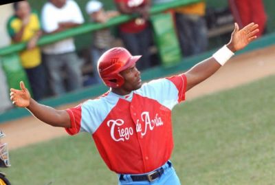 Pelotero Yoelvis Fiss prefiere ttulo de Cuba a premios individuales