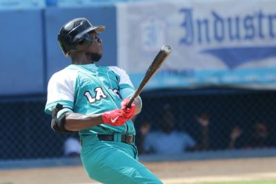 Piratas de La Isla listos para el play ball en pelota cubana.