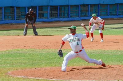 PlayOff. Yudiel Rodrguez tambin deja en blanco a Santiago.