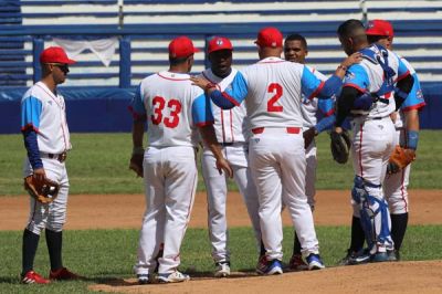 Portuarios propina su primera lechada en Liga lite del Beisbol.