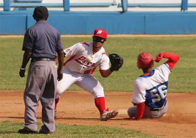 Preseleccin cubana de bisbol vence a Per en partidos amistosos.