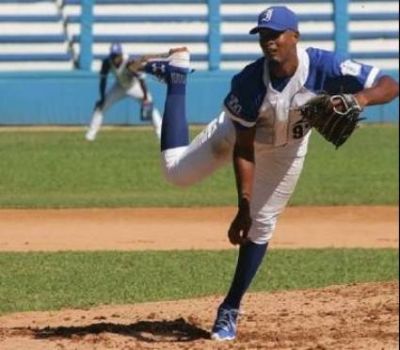 Quin aguanta desde el box en la pelota cubana?