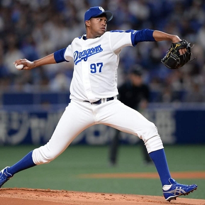 Raidel gan para Chunichi en bisbol japons.