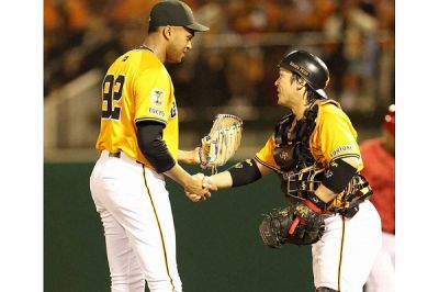 Raidel Martnez llega a 23 salvamentos en Japn con relevo perfecto.
