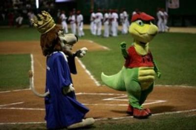Regresa exGrandes Ligas a estadio Latinoamericano en bisbol de Cuba.