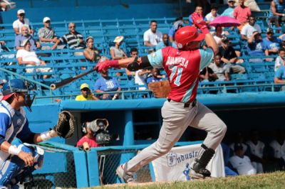 Resueltos las juegos semifinales en pelota cubana.