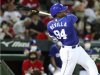 Revilla debuta con jonrn en beisbol profesional japons.