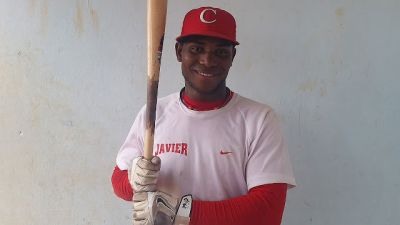 Rojos pactan con el prospecto cubano Alfredo Rodrguez