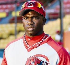 Rusney Castillo de 4-1 en su debut en Liga de Puerto Rico