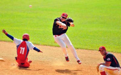 Sali Cuba airosa seis victorias por dos en tope beisbolero con Canad