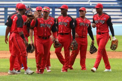 Santiago de Cuba clasificado a la postemporada del beisbol cubano.
