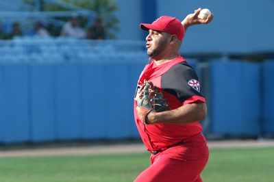 Santiago retoma senda ganadora en bisbol cubano.