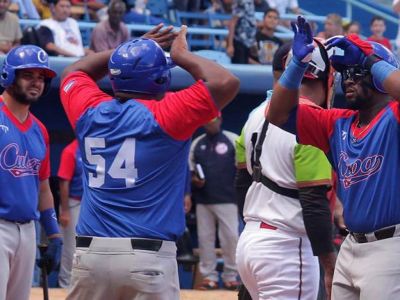 Seleccin cubana de bisbol al Clsico gana partido de fogueo.