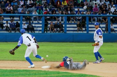 Semifinales beisboleras vuelven a escena.