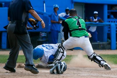 58 Serie Nacional de Bisbol. Holgun hizo la cruz.