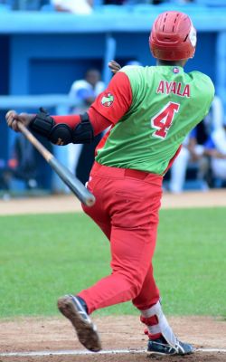 57 serie nacional de bisbol. Leadores siguen en la punta.