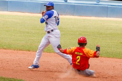 57 Serie Nacional de Bisbol. Matanzas se acerca a Las Tunas.