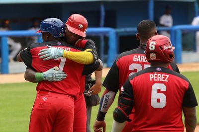 Serie Nacional de Bisbol: Santiago logra cuarto triunfo consecutivo y Matanzas luce demoledor.