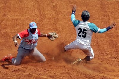 La Serie Nacional de Bisbol volver a parar