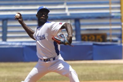 Tigres de Ciego de vila vs Industriales: Duelo estelar en semifinales de la III Liga lite del Bisbol Cubano.