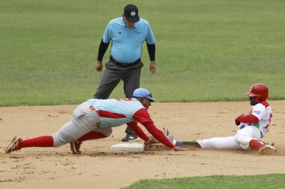 Tigres de Ciego de vila a un paso del ttulo en la III Liga lite del Bisbol Cubano.