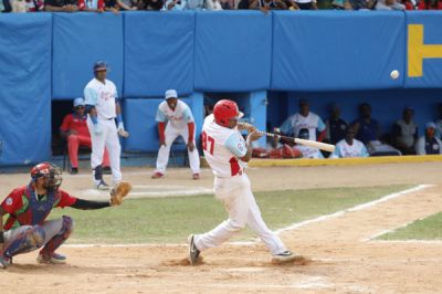 Tigres de Ciego de vila toma ventaja 2-0 en la final de la Liga lite del Bisbol Cubano.