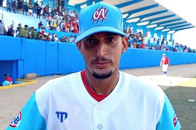 Tigres de Ciego de vila vencen a Industriales y toman ventaja en la semifinal de la Liga lite 2025.